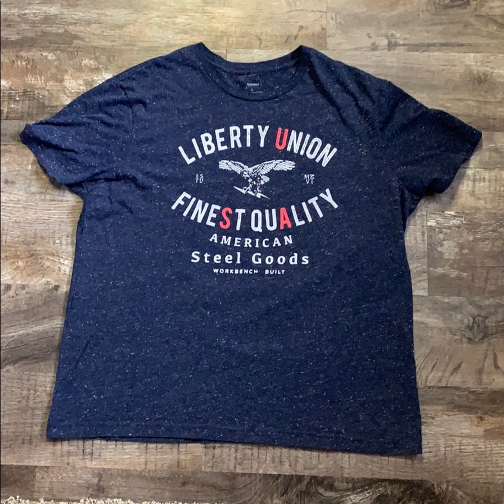 Navy men’s Sonoma t-shirt - size XL- EUC!